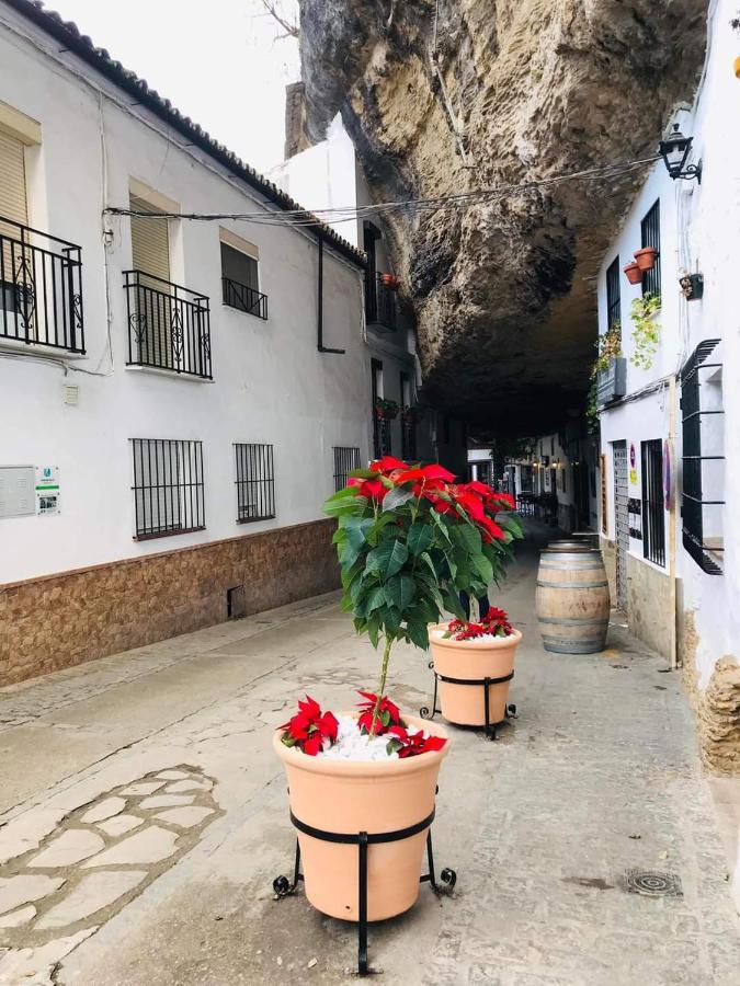 La roca encantada Setenil De Las Bodegas Exterior foto