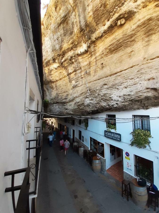 La roca encantada Setenil De Las Bodegas Exterior foto